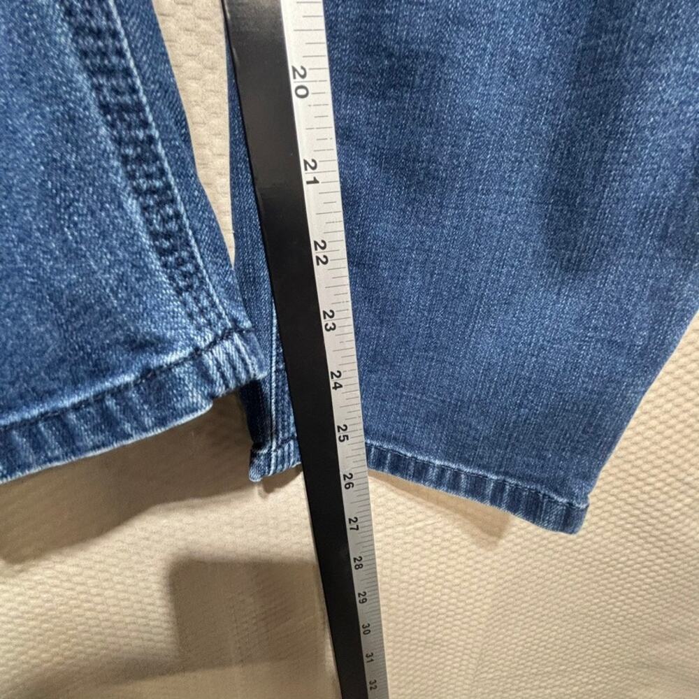 Chico's So Slimming Straight Leg Jeans Size 0.5 (US 6) Medium Wash Stretch Denim - Picture 7 of 10